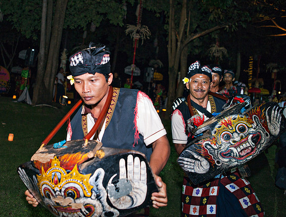 0999MAIKO_ARTHUR_BALI